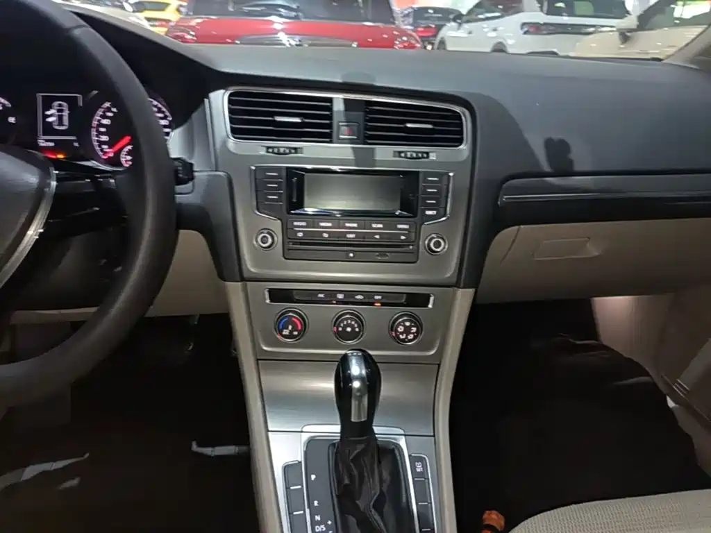 Volkswagen Golf — миниатюра 13