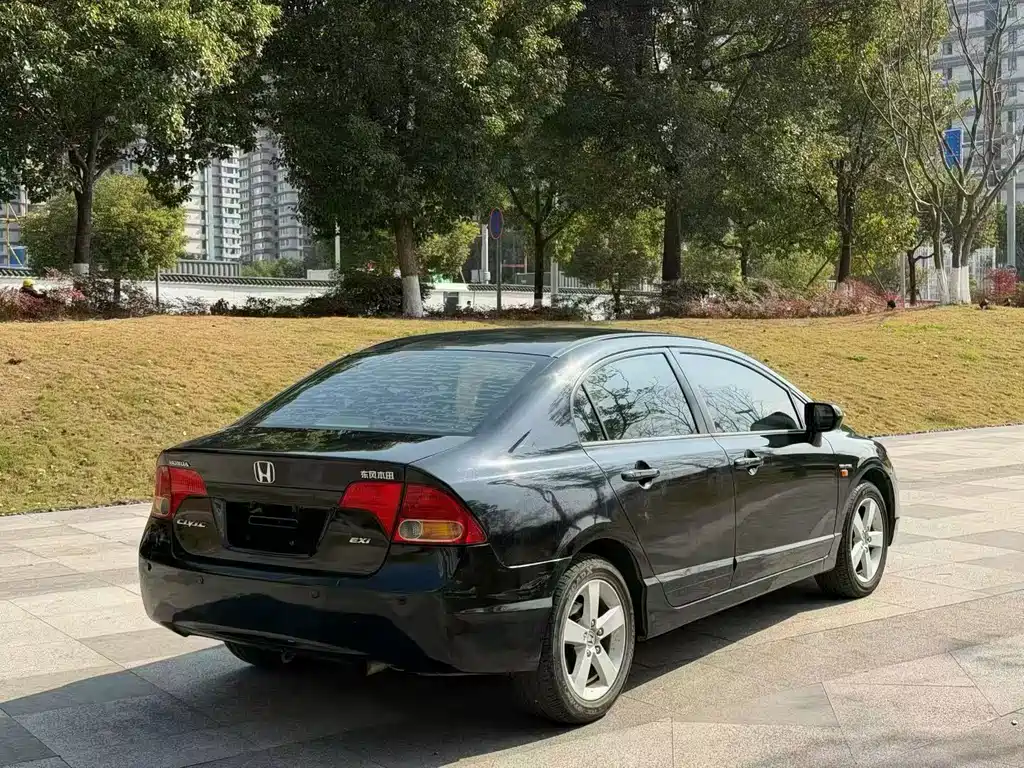 Honda Civic — миниатюра 4