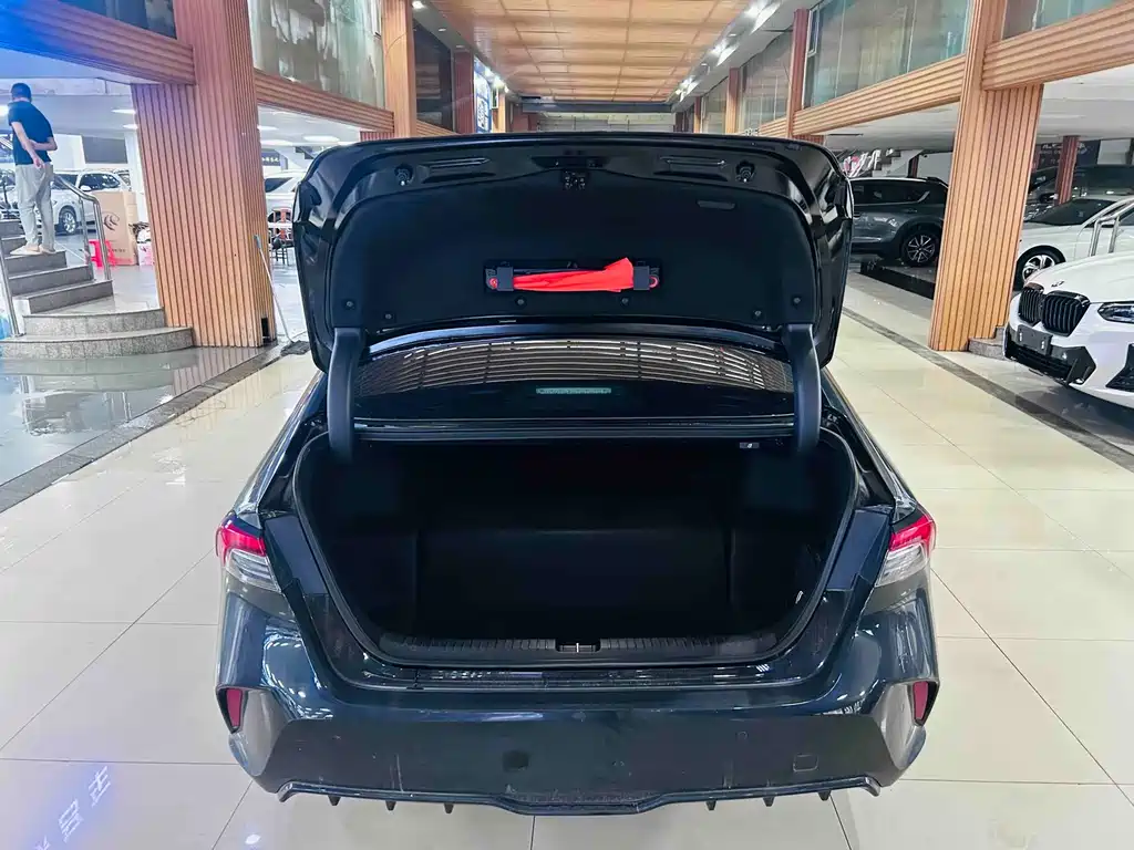 Honda Inspire PHEV — миниатюра 19