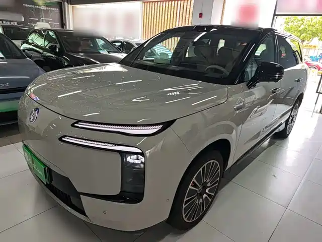 2025 Denza N8