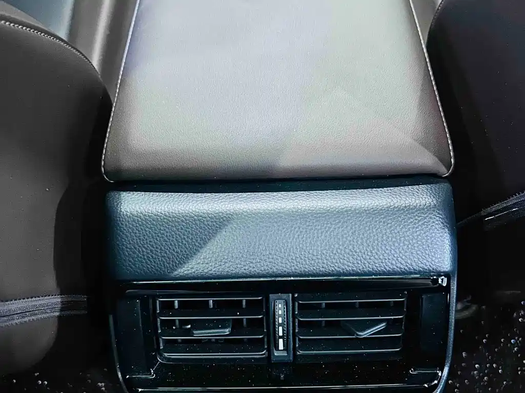 Honda Inspire PHEV — миниатюра 18