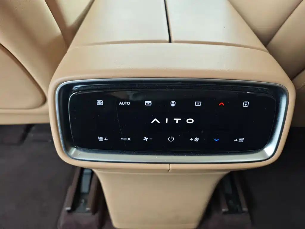 AITO AITO M9 — миниатюра 10