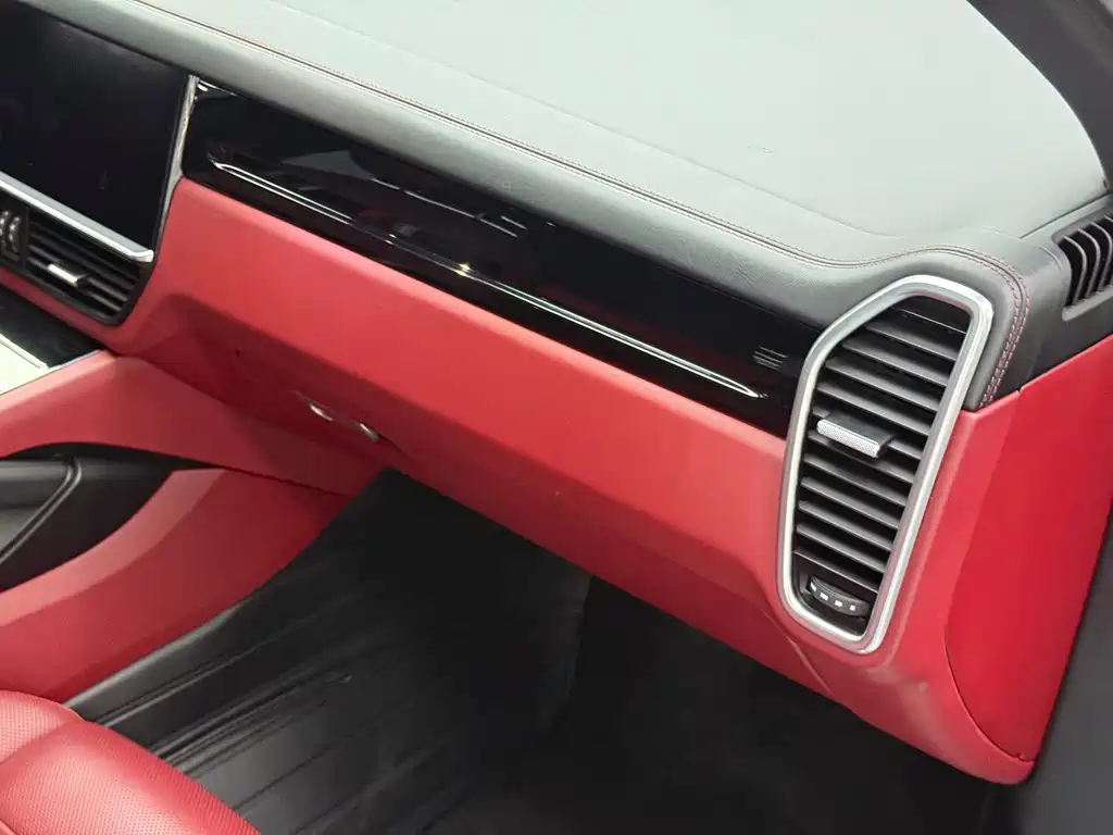 Porsche Cayenne — миниатюра 23
