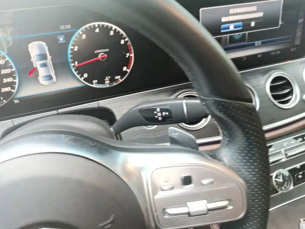 Mercedes-Benz E-Class — миниатюра 14