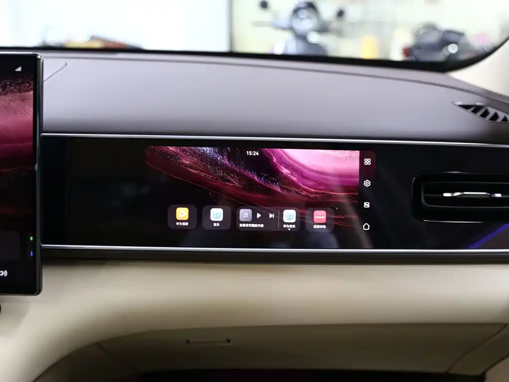 AITO ASK THE WORLD M7