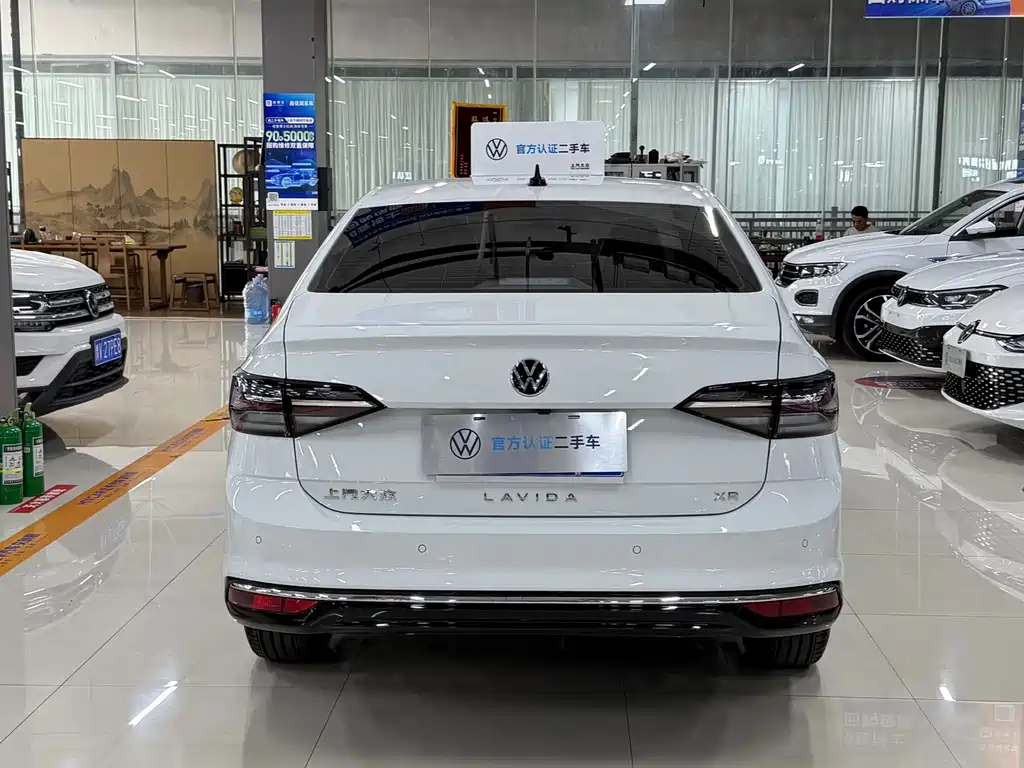 Volkswagen Lavida — миниатюра 5