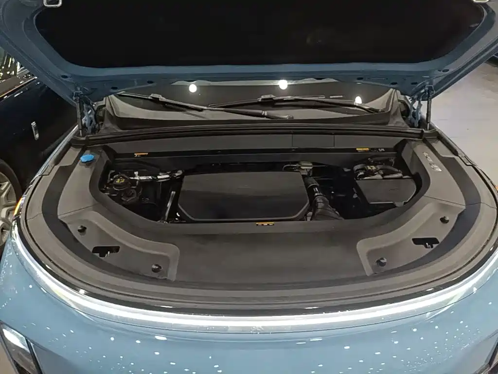 Li Auto Li L8 — миниатюра 20