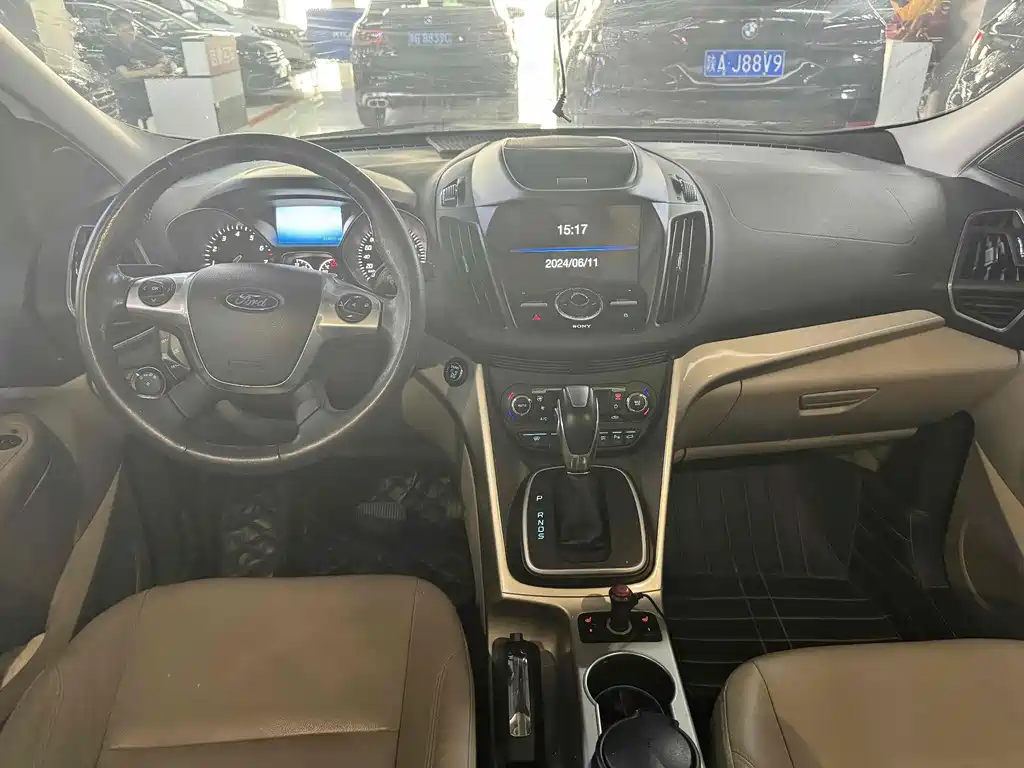 Ford Kuga — миниатюра 9