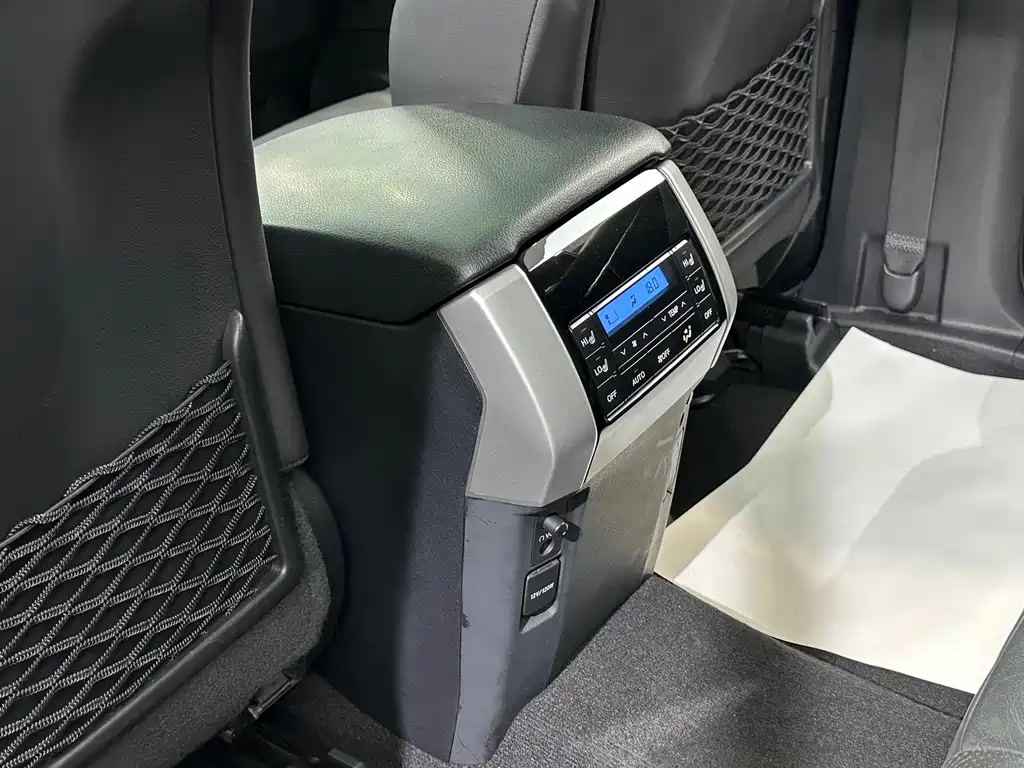 Toyota Prado — миниатюра 19