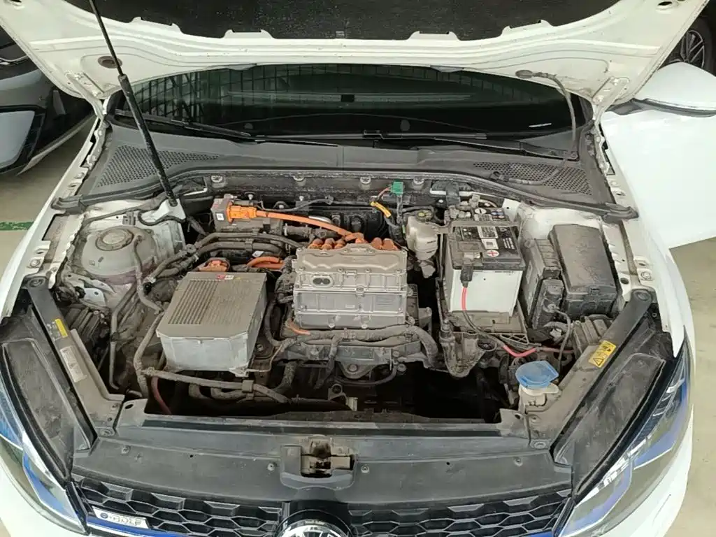 Volkswagen Golf EV — миниатюра 20