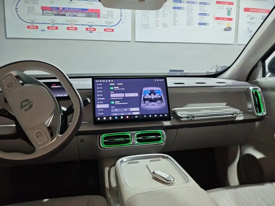 Leapmotor Leapmotor B10 — миниатюра 2