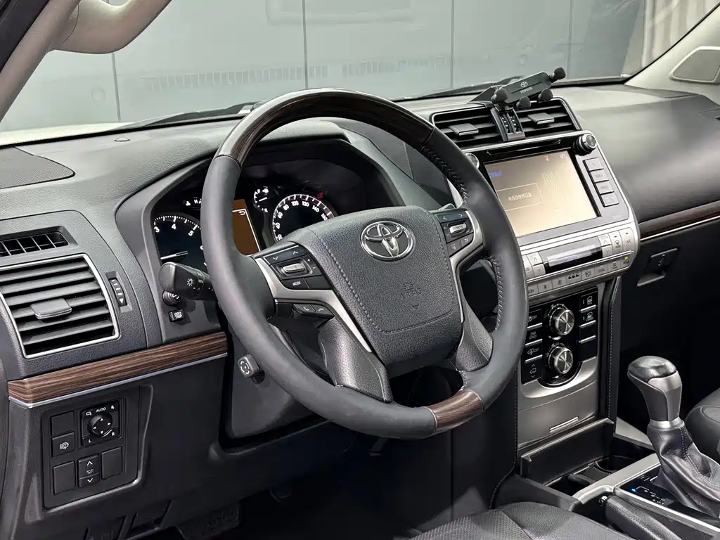 Toyota Prado — миниатюра 10