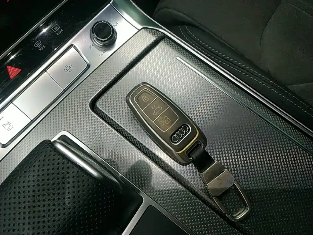 Audi A6L — миниатюра 9