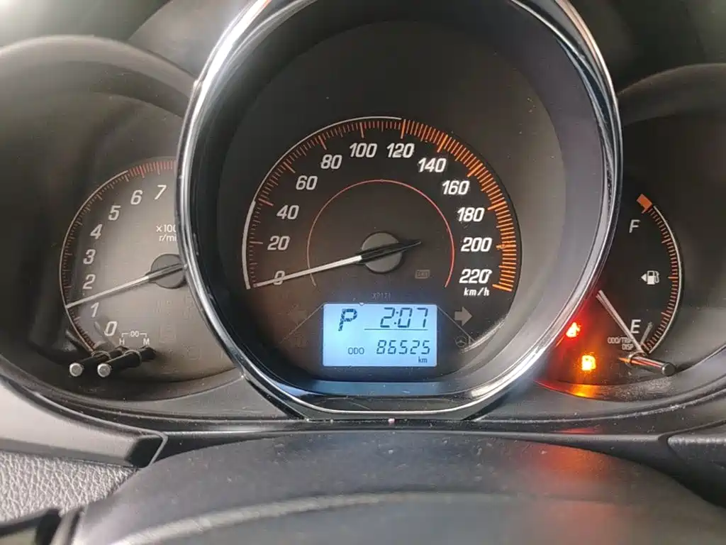 Toyota Yaris L — миниатюра 12
