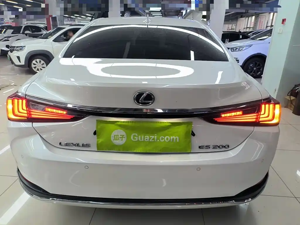 Lexus ES — миниатюра 6