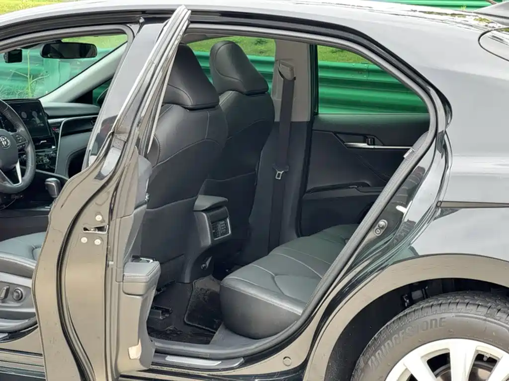 Toyota Camry — миниатюра 15