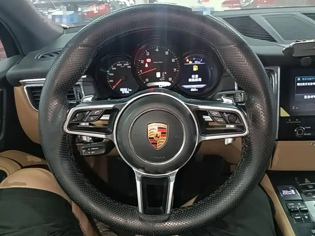 Porsche Macan — миниатюра 11