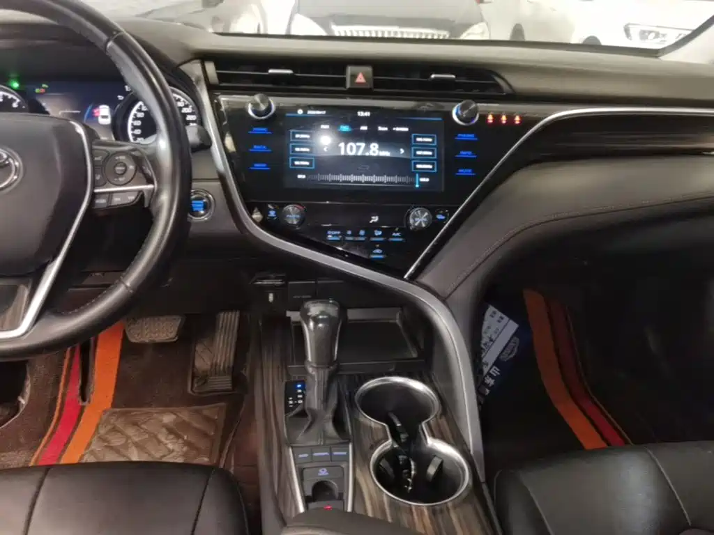 Toyota Camry — миниатюра 13