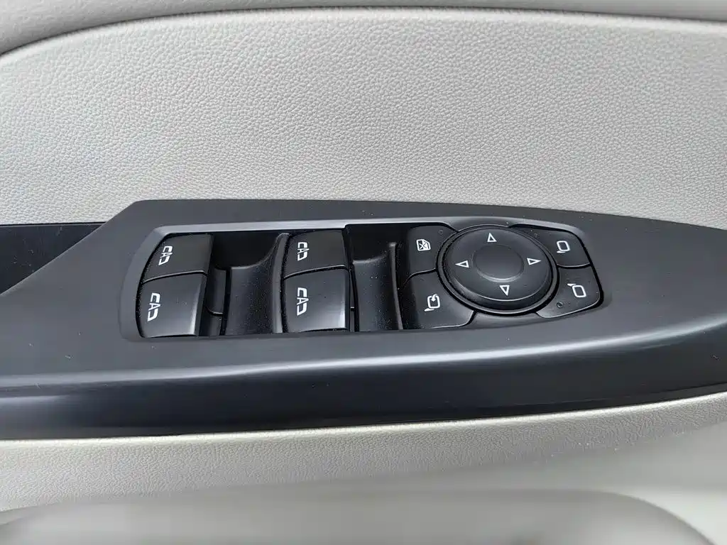 Buick GL8 — миниатюра 9