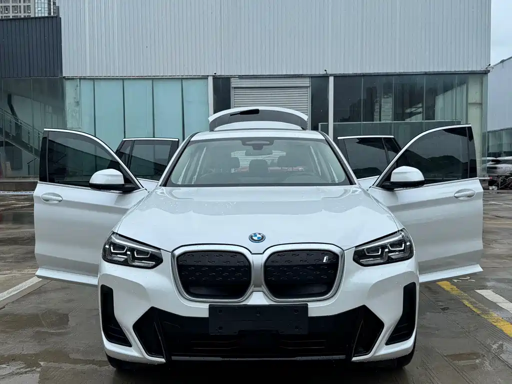 BMW iX3 — миниатюра 16