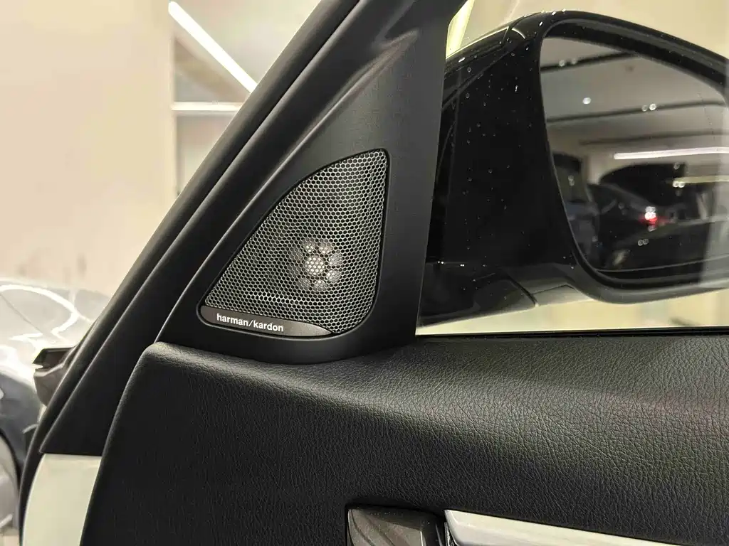 BMW 3 Series — миниатюра 13