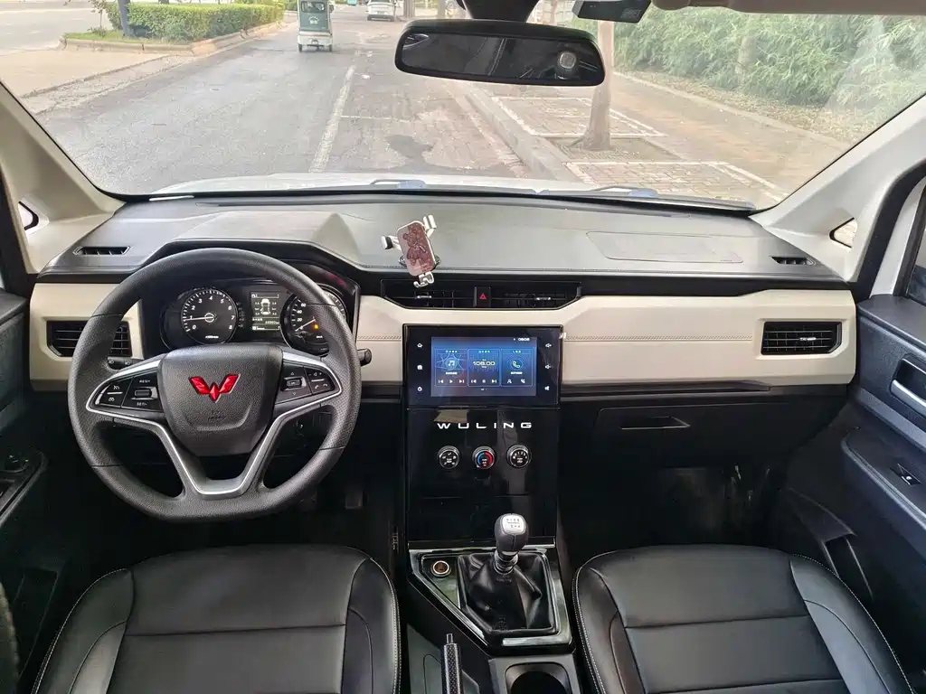 Wuling Hongguang PLUS — миниатюра 6