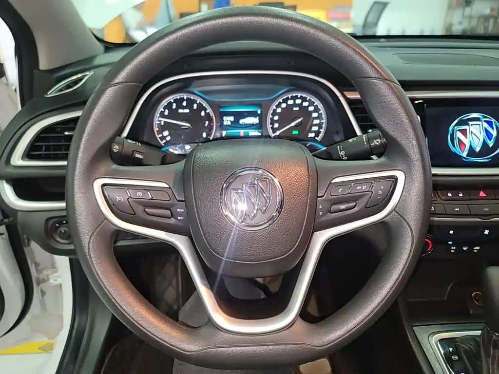 Buick Excelle — миниатюра 11