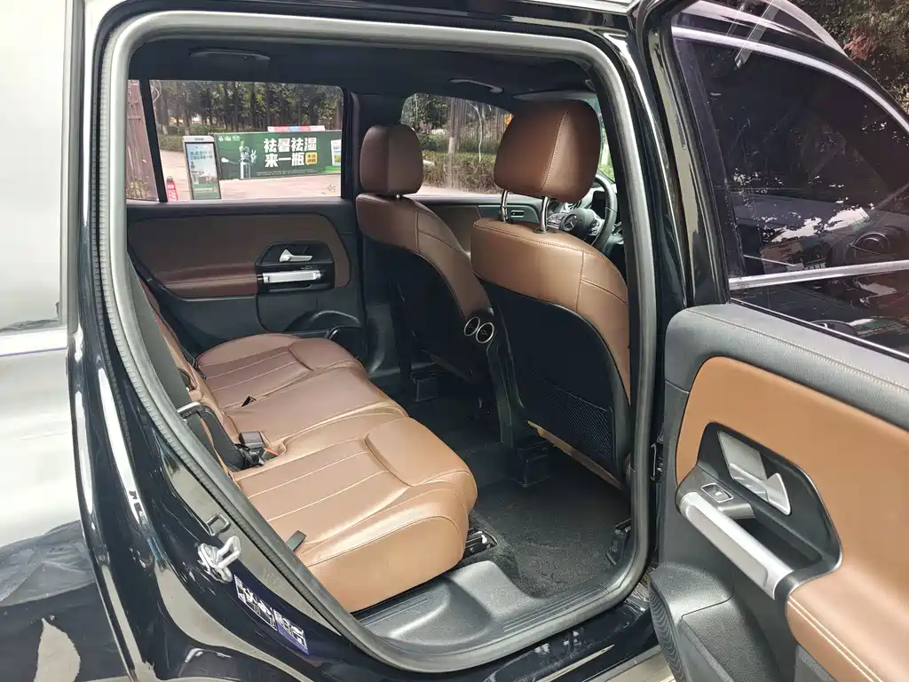 Mercedes-Benz GLB — миниатюра 18