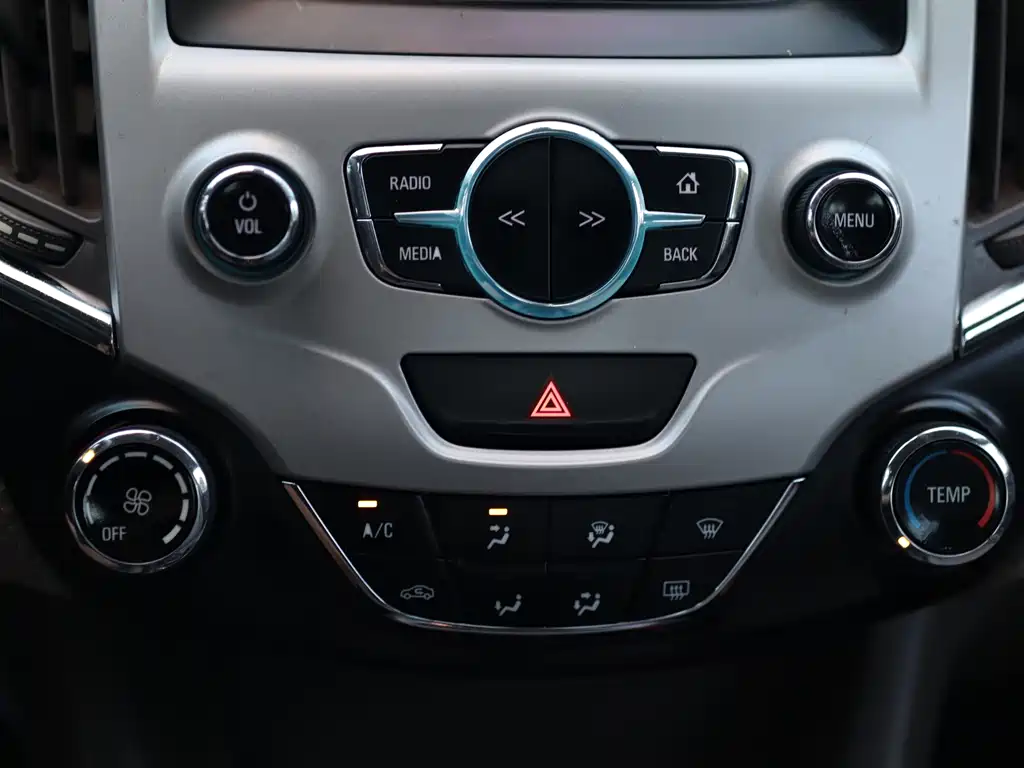 Chevrolet Cruze — миниатюра 10