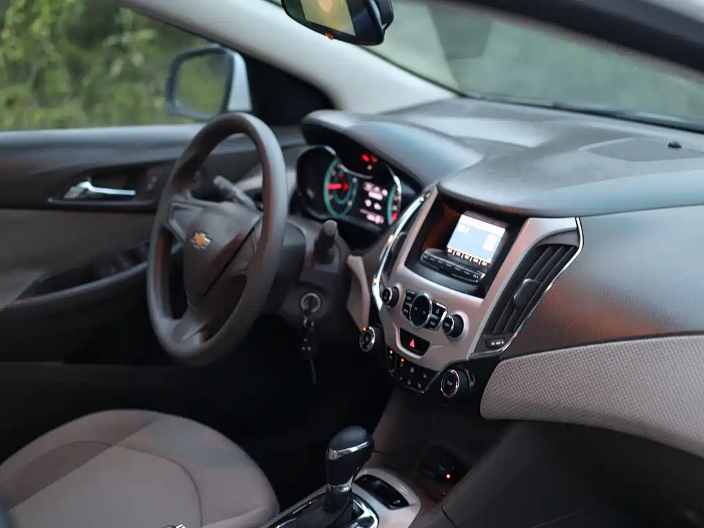 Chevrolet Cruze — миниатюра 18