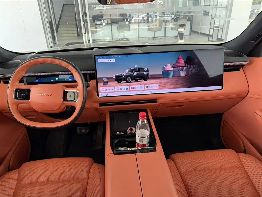 Lynk & Co 900 2025 1.5T Ultra 6 мест
