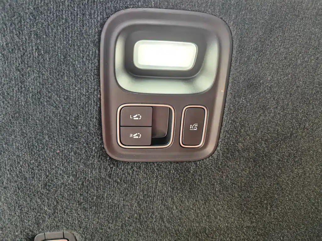 Li Auto Li L8 — миниатюра 23