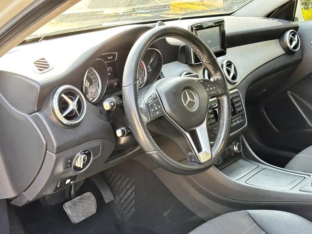Mercedes-Benz GLA (Import) — миниатюра 11