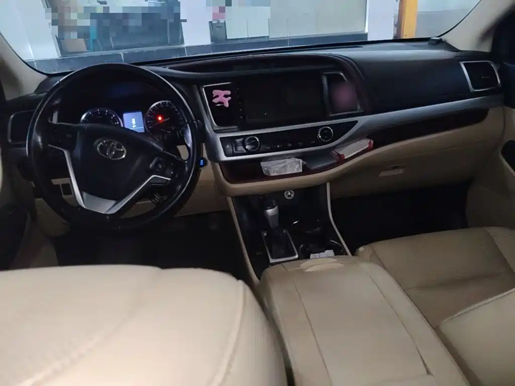 Toyota Highlander — миниатюра 10