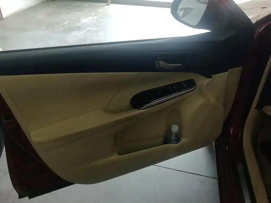 Toyota Camry — миниатюра 7