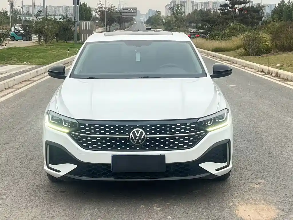 Volkswagen Lavida — миниатюра 2