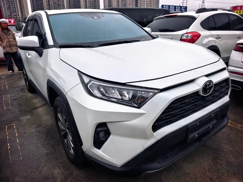 Toyota RAV4 — миниатюра 2