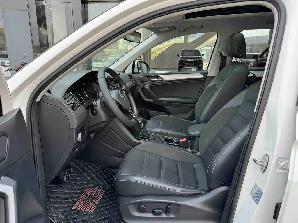 Volkswagen Tiguan L — миниатюра 4