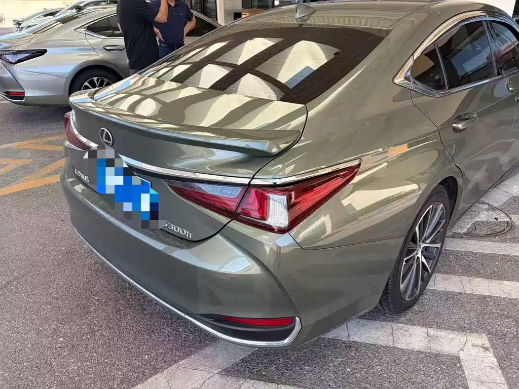 Lexus ES — миниатюра 4