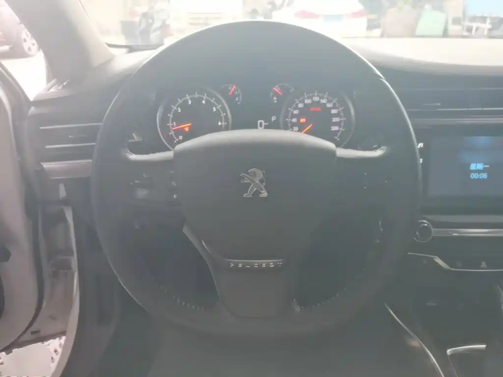 Peugeot 408 — миниатюра 11