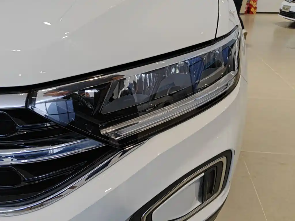 Volkswagen T-Roc — миниатюра 24