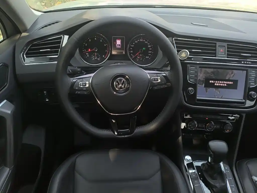 Volkswagen Tiguan L — миниатюра 11