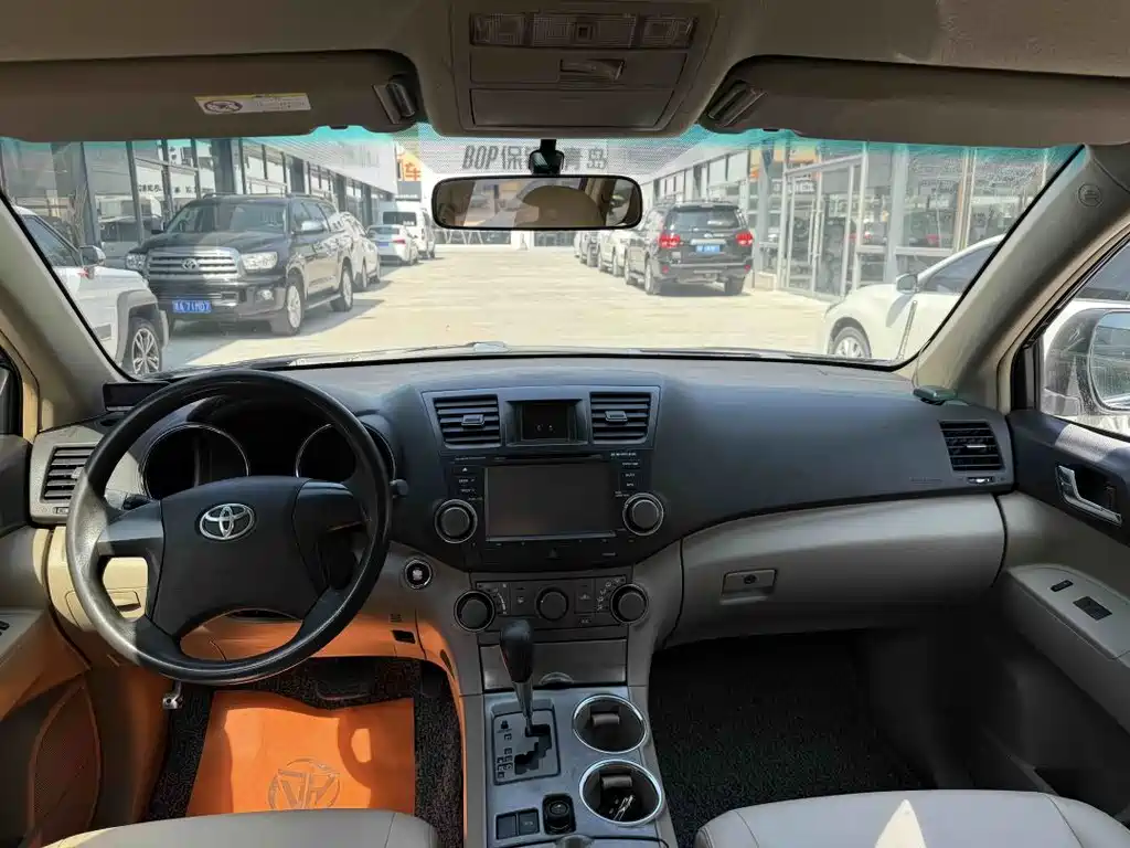 Toyota Highlander — миниатюра 6
