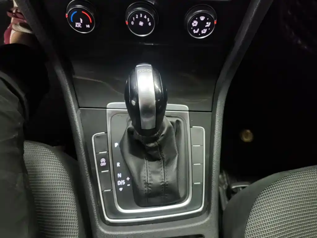 Volkswagen Golf — миниатюра 14