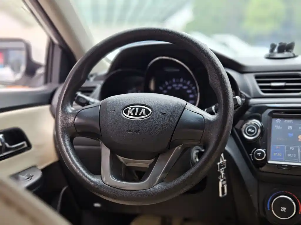 Kia K2 — миниатюра 8