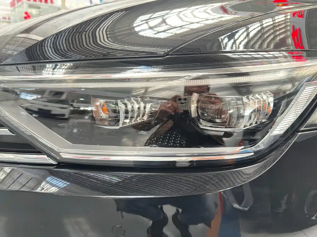 Volkswagen Magotan — миниатюра 4