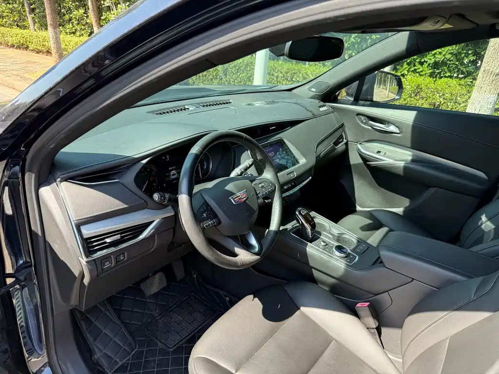 Cadillac XT4 — миниатюра 11