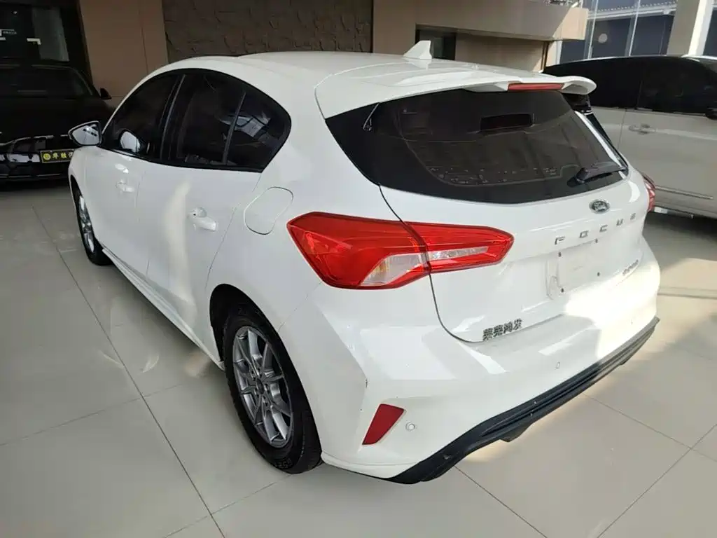 Ford Focus — миниатюра 5