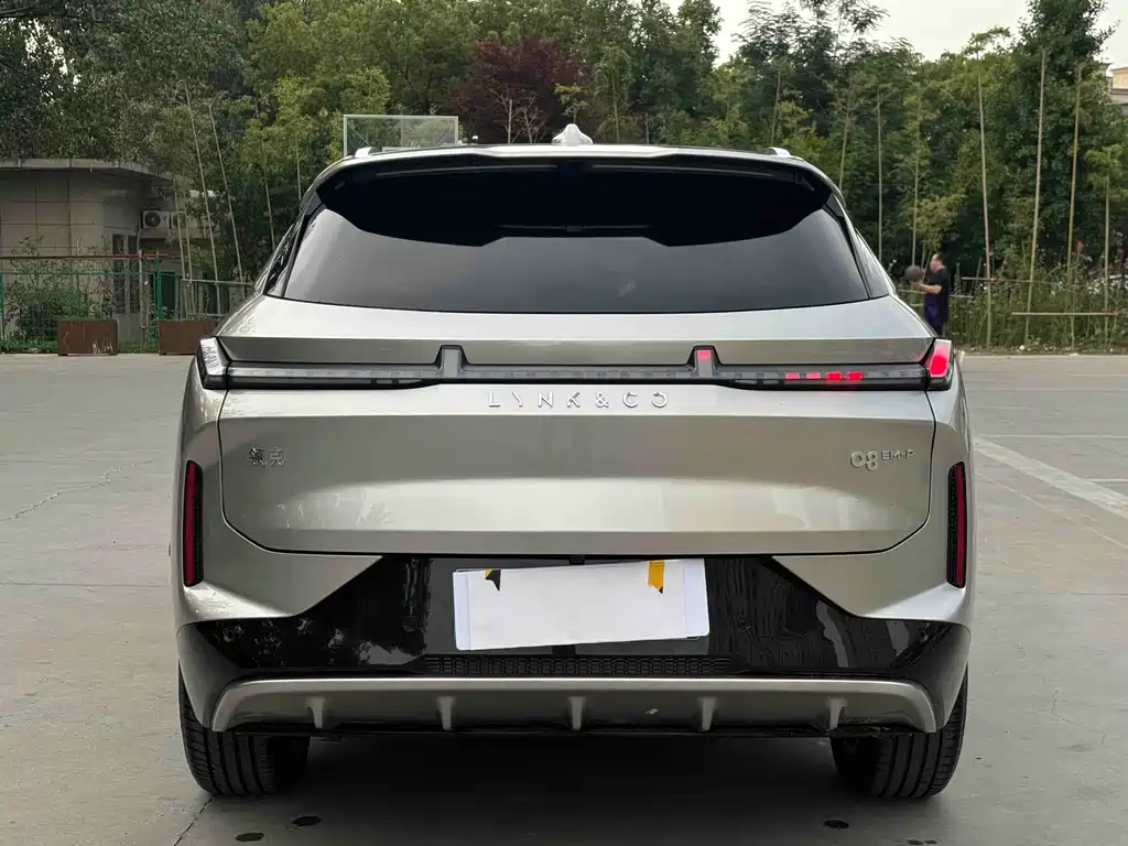 Lynk & Co 08 EM-P 2025 245km Halo
