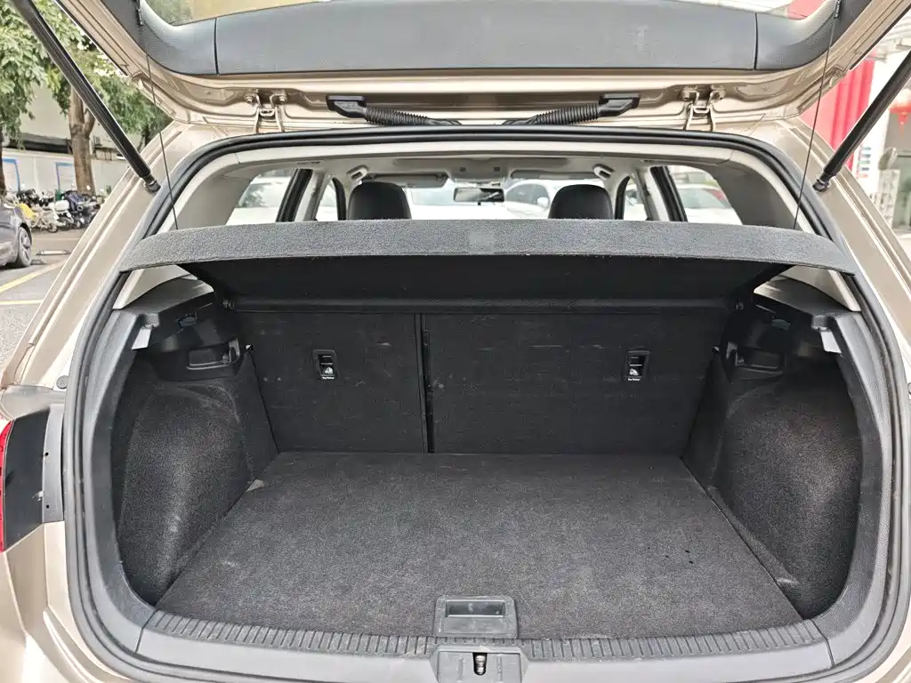 Volkswagen Golf — миниатюра 19